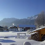 Ferienhaus Koessel * Пфронтен